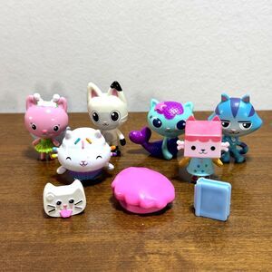 Gabby's Dollhouse Figures Lot Cakey Cat Pandy Paws Kitty Pink Fairy Mercat Box